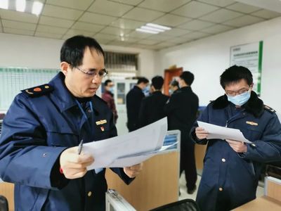 堅(jiān)決守牢冷鏈?zhǔn)称贩酪甙踩P(guān) 市區(qū)兩級(jí)多部門(mén)聯(lián)合開(kāi)展專項(xiàng)檢查與市場(chǎng)調(diào)查